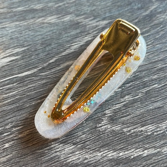 Handmade Festive Holiday 2 set Alligator Hair Clips white frosty - Picture 5 of 10